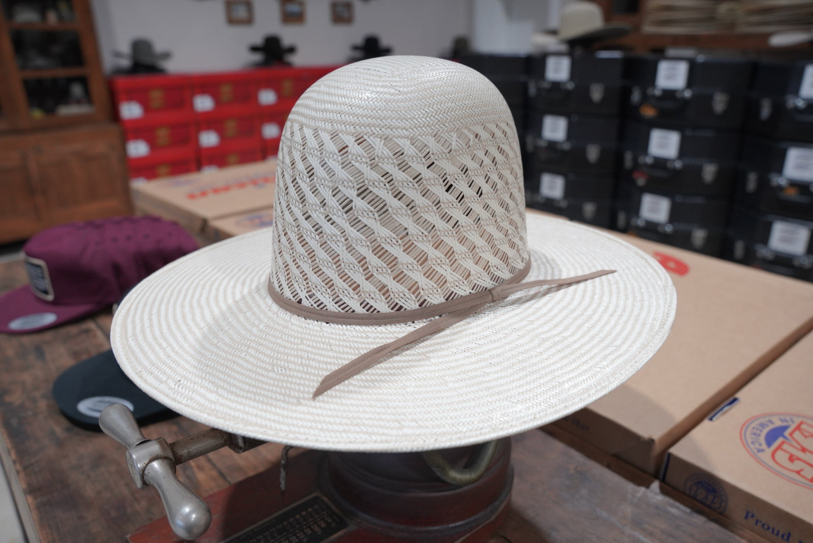 Double R 'The Broker' 4"