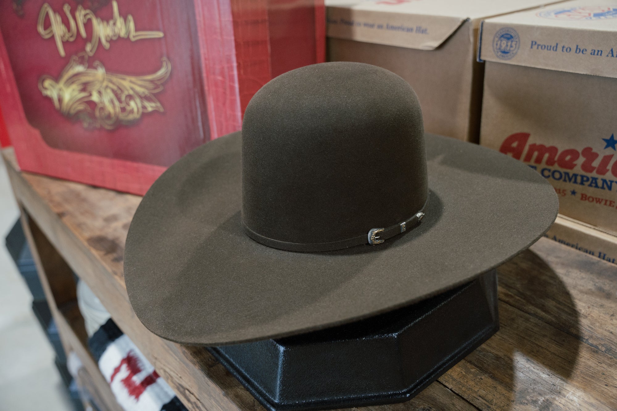 JW Brooks Chocolate 4 3/4"+