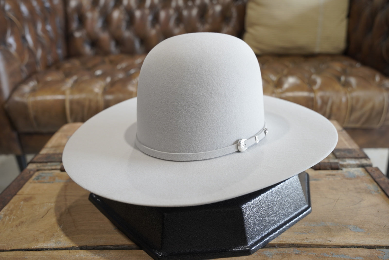 Resistol Midnight Silver Belly 4 1/4"