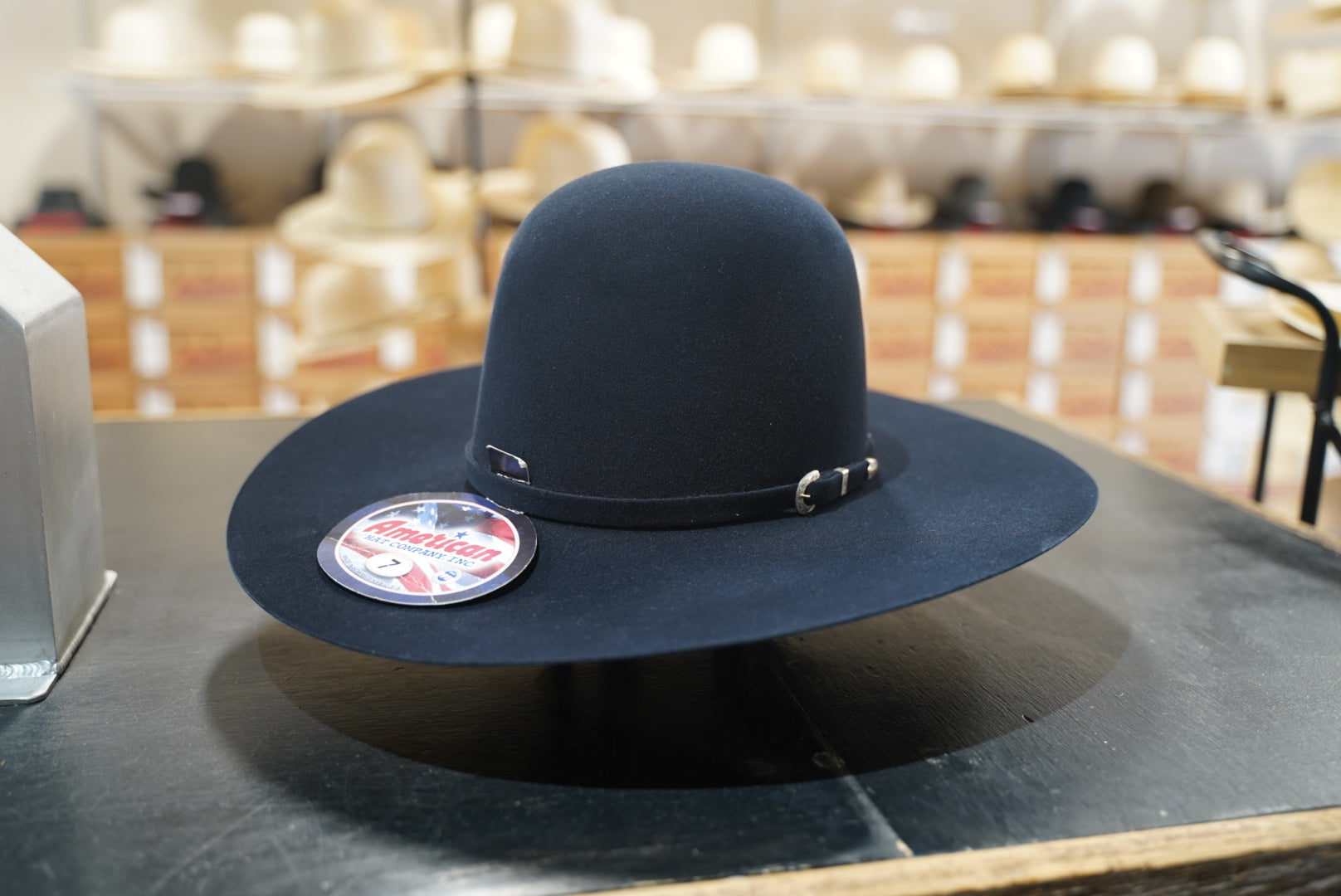ハット Valentino Garavani Midnight Blue Felt Bucket Hat Valentino Garavani Midnight Blue Felt Bucket Hat | italist
